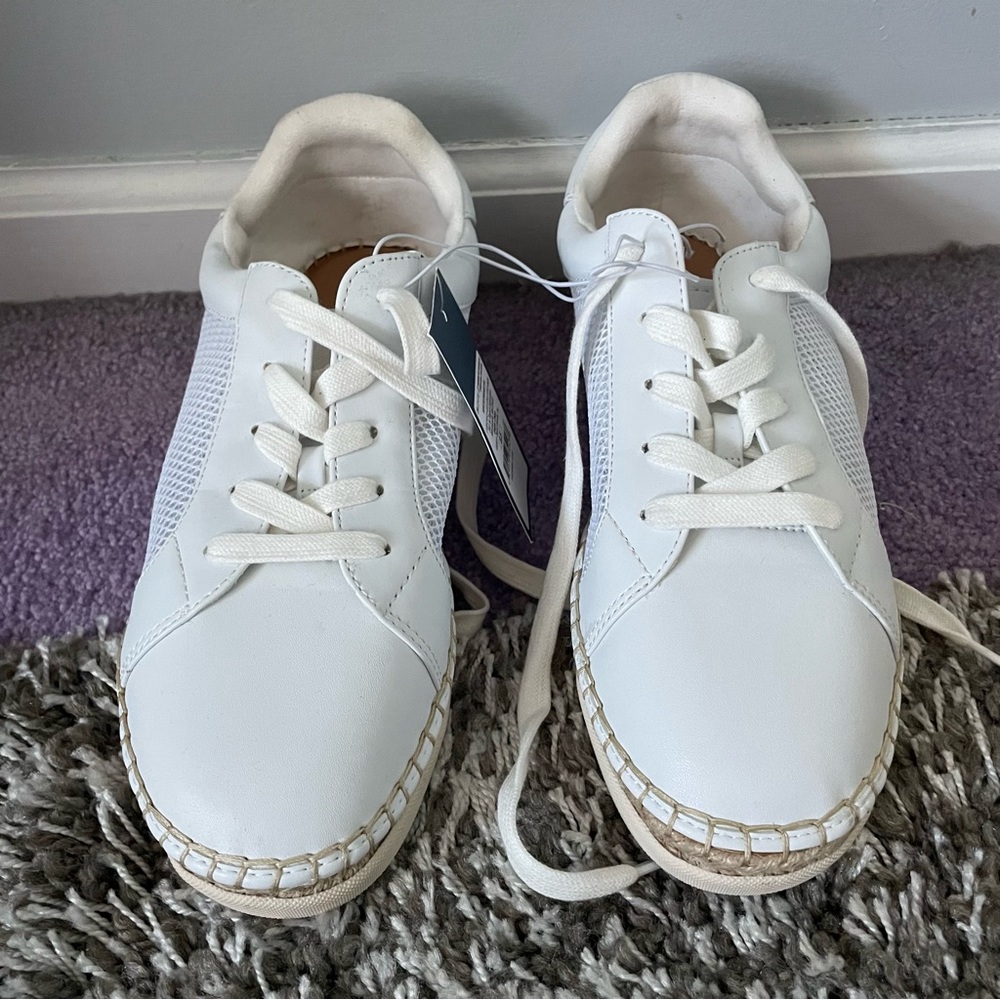 Universal Thread White Tennis Shoes 8 1/2